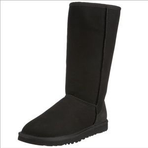 Black Ugg boots